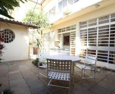 Casa para Venda - 336m², 4 dormitórios, sendo 1 suites, 2 vagas - Azenha