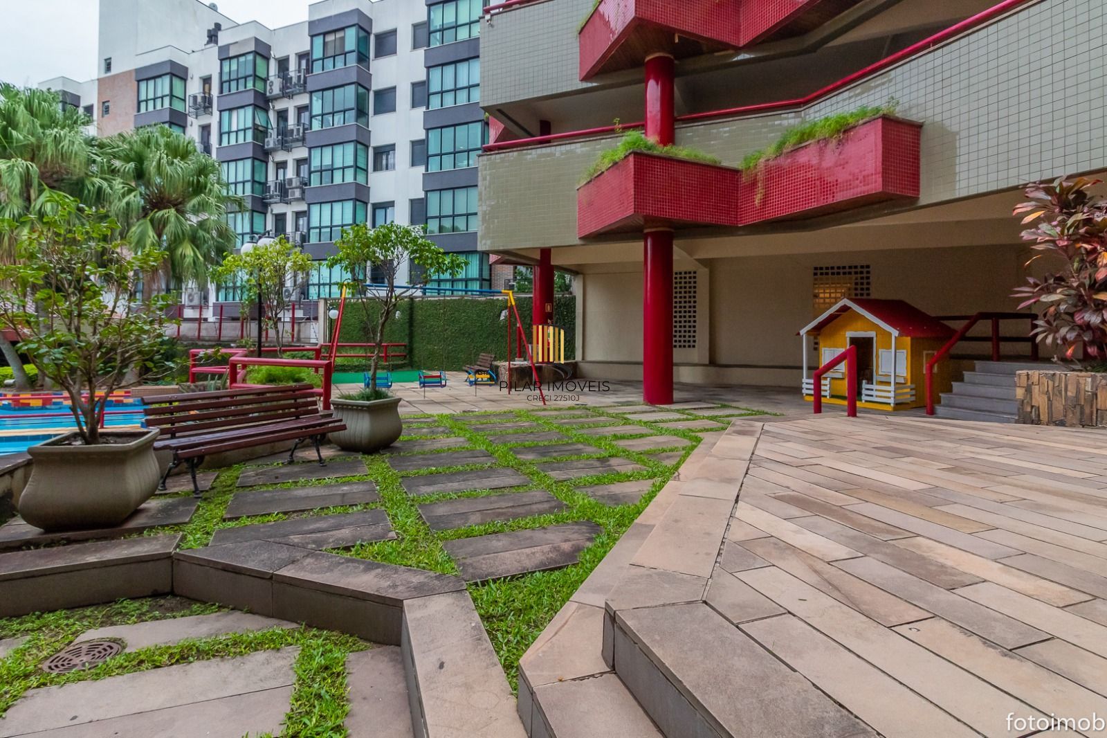 Apartamento 3 dormitórios no bairro Menino Deus