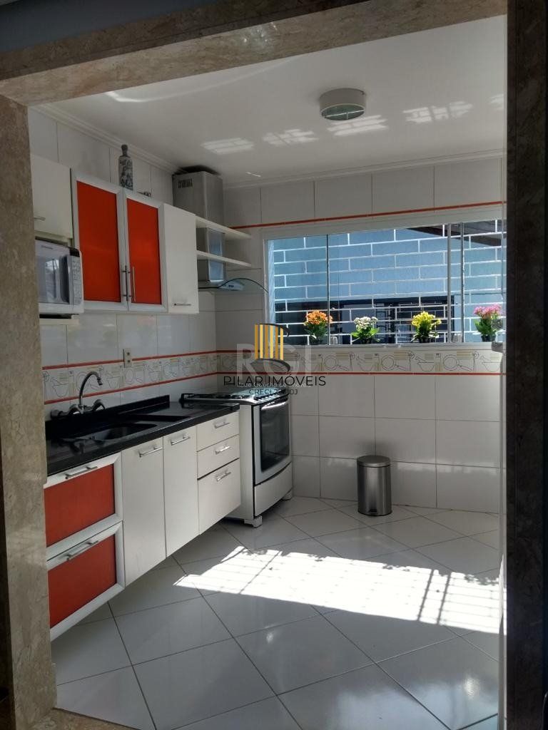 Casa para Venda - 249.86m², 3 dormitórios, sendo 1 suites, 4 vagas - Medianeira