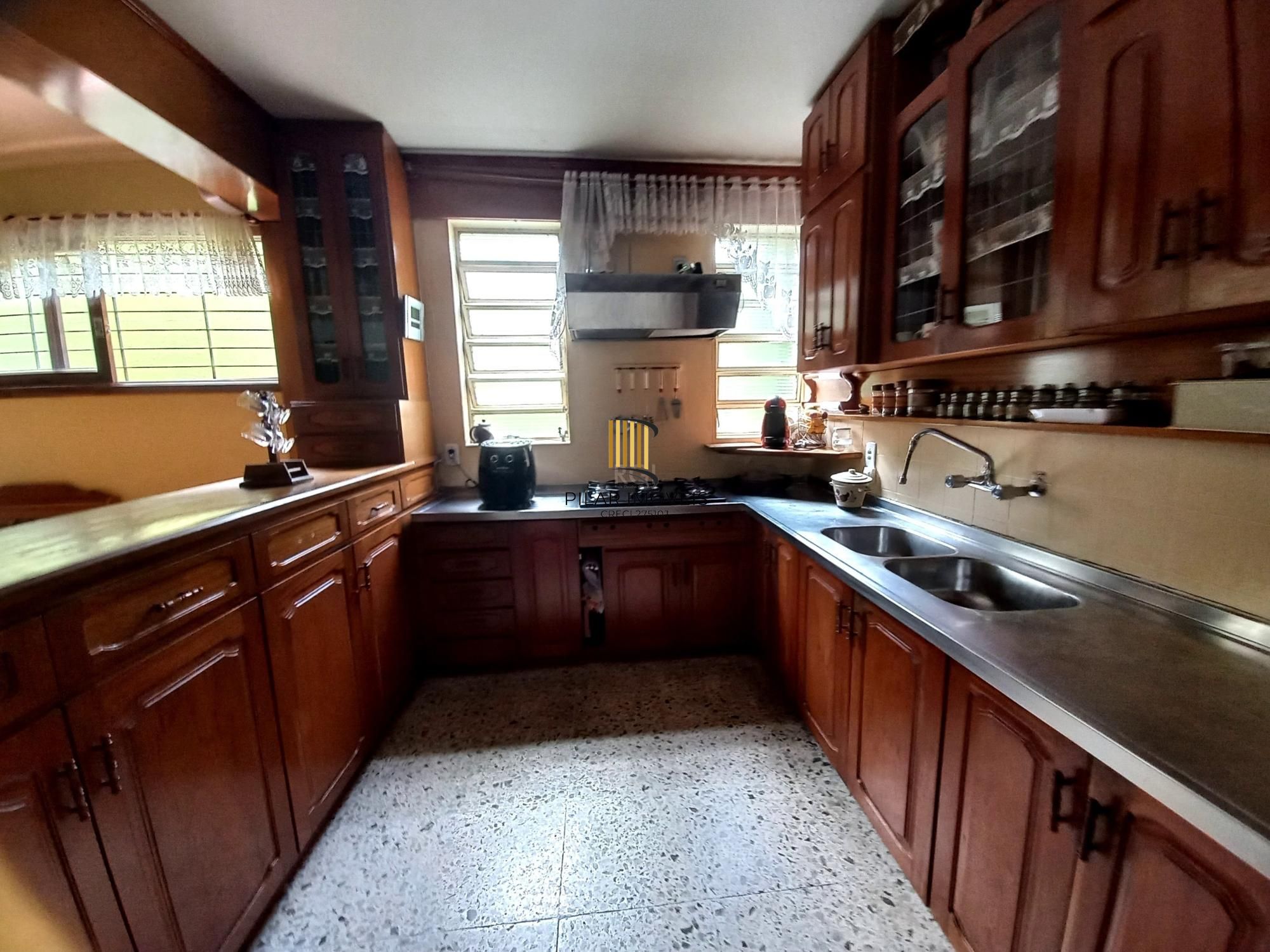 Casa para Venda - 300m², 4 dormitórios, sendo 1 suites, 2 vagas - Santana
