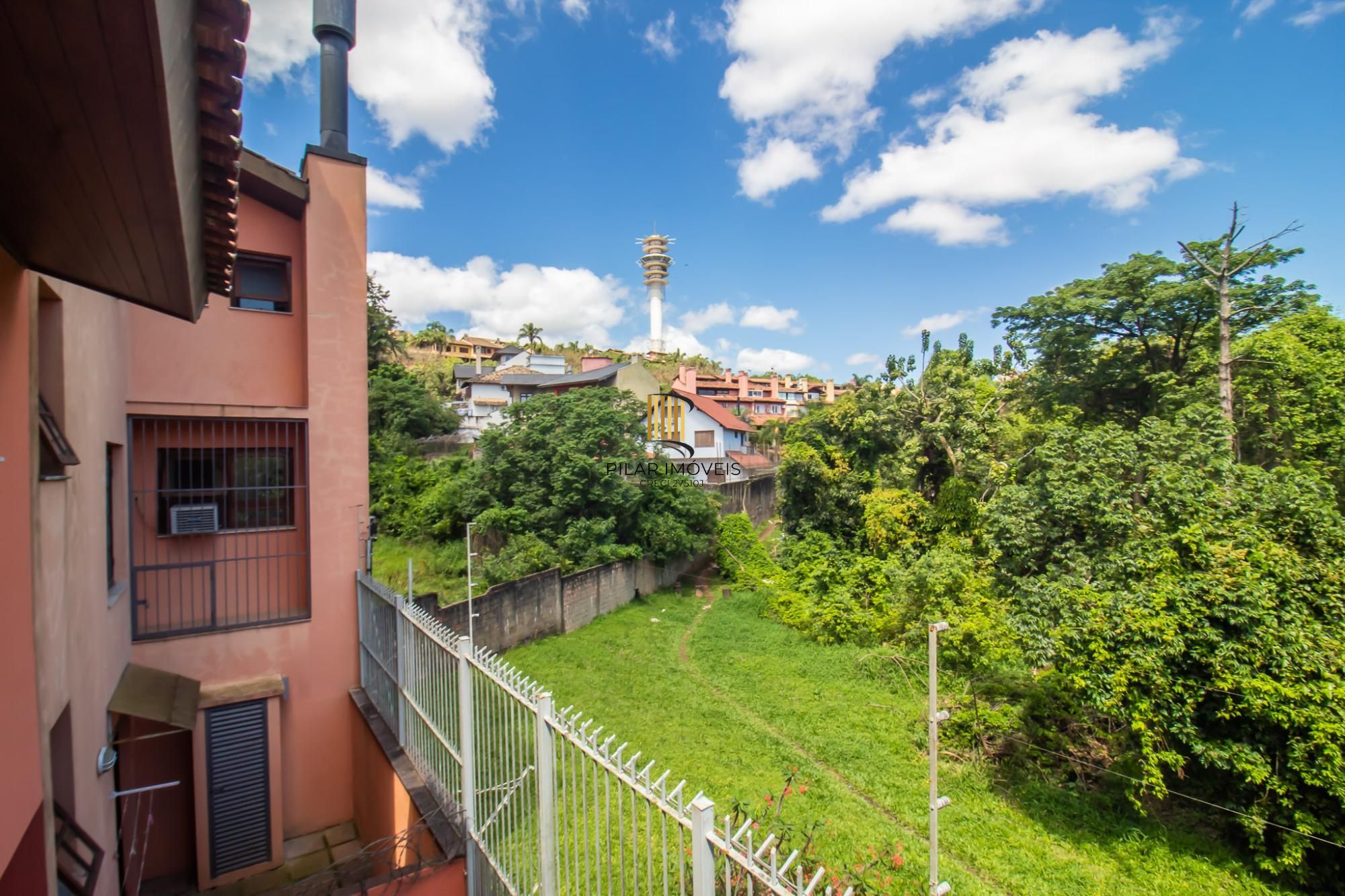 Casa de Condomínio 3 dormitórios no bairro Menino Deus