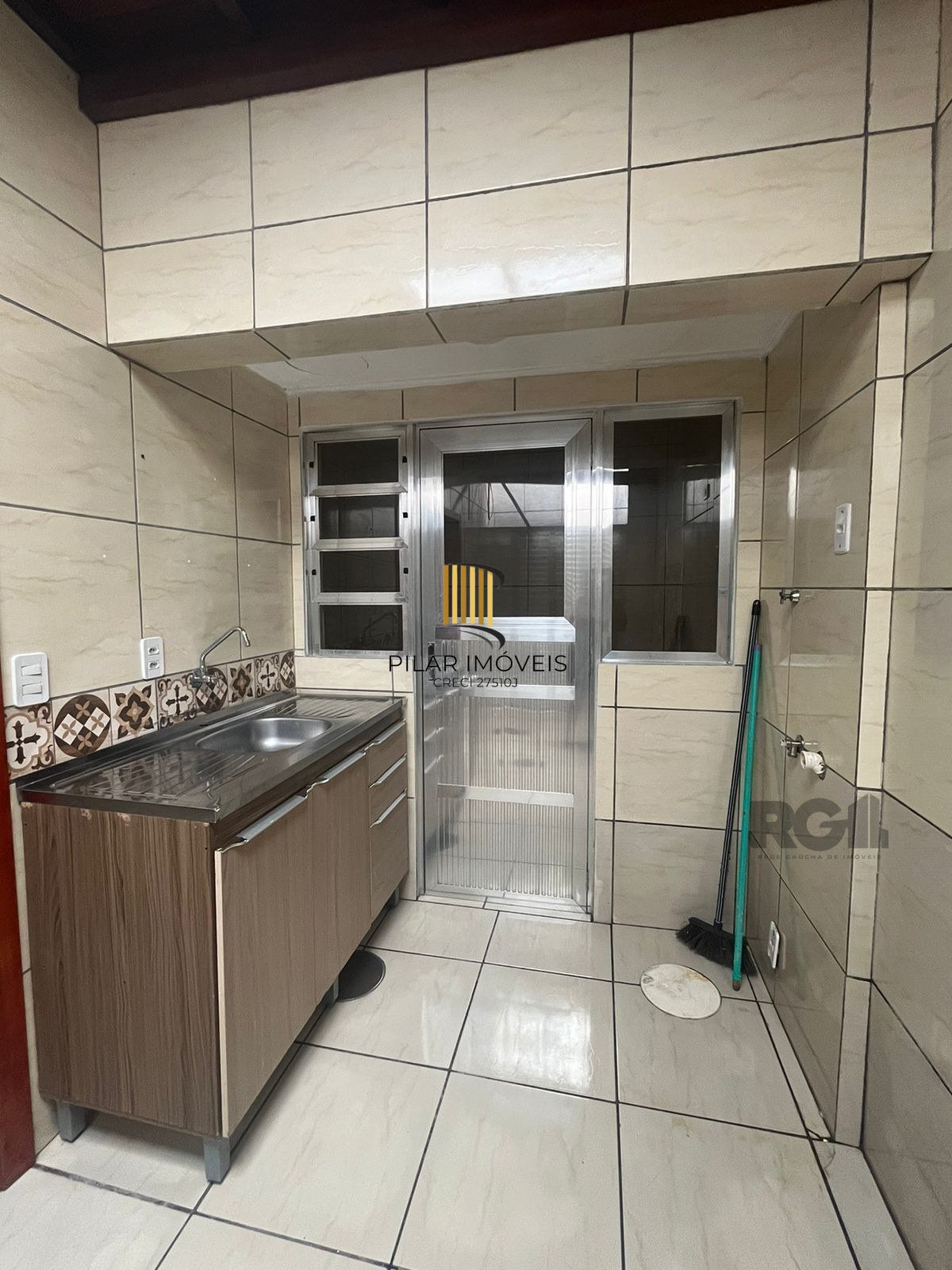 Apartamento de 01 dormitório, no bairro Partenon, para locação / aluguel