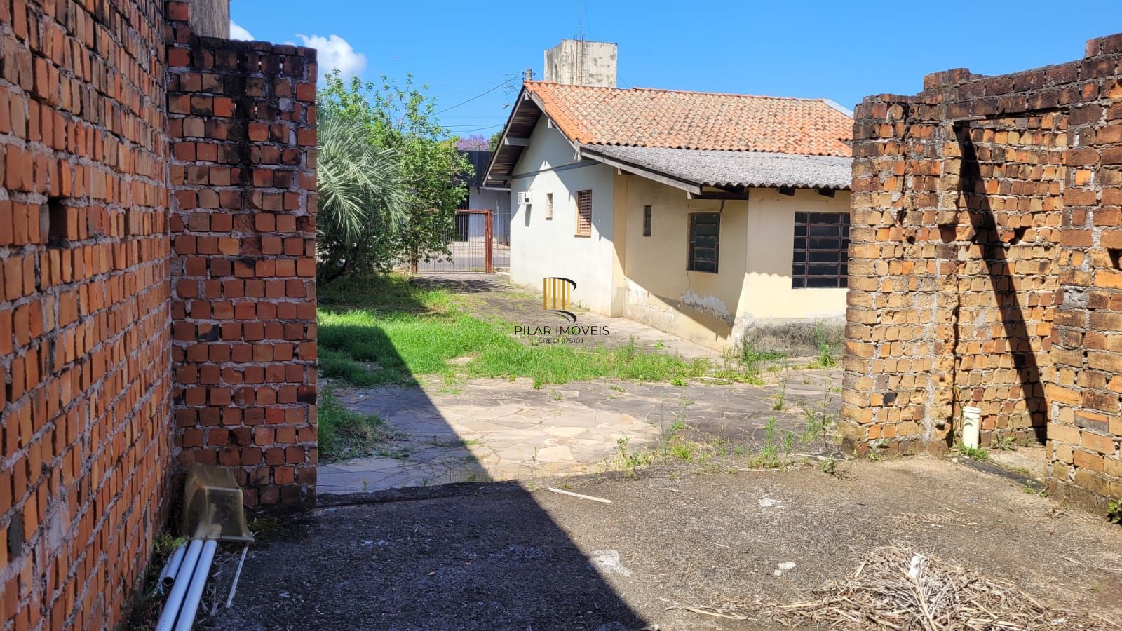 Casa 3 dormitórios no bairro Partenon