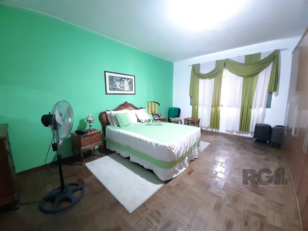 Casa 4 dormitórios no bairro Santana