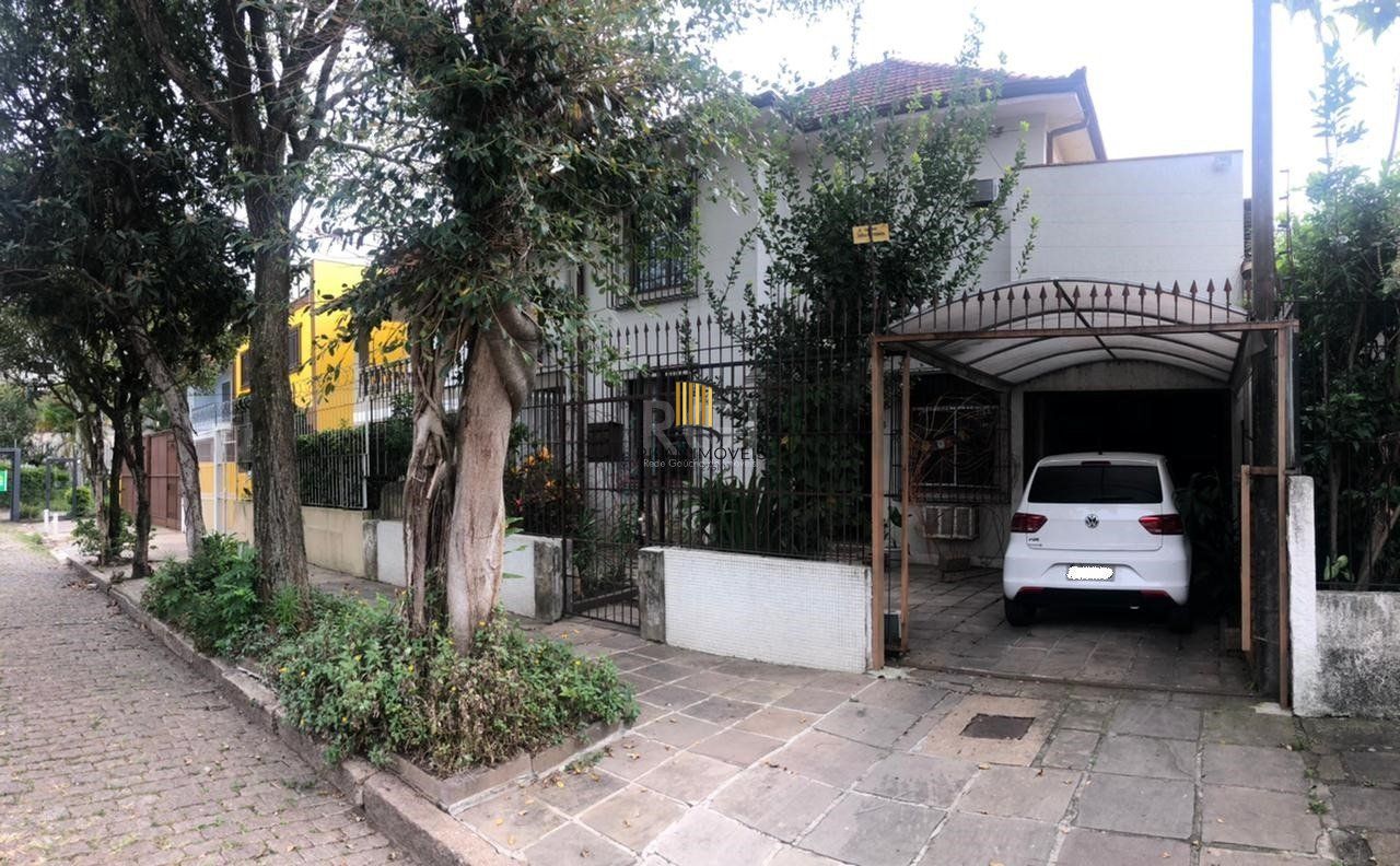 Casa para Venda - 336m², 4 dormitórios, sendo 1 suites, 2 vagas - Azenha