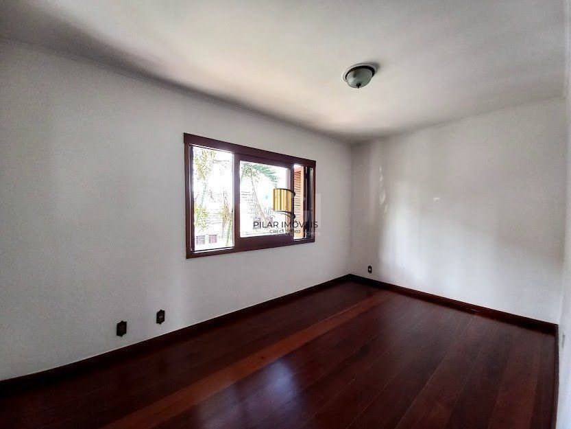 Casa para Venda - 224m², 3 dormitórios, sendo 1 suites, 3 vagas - Santana
