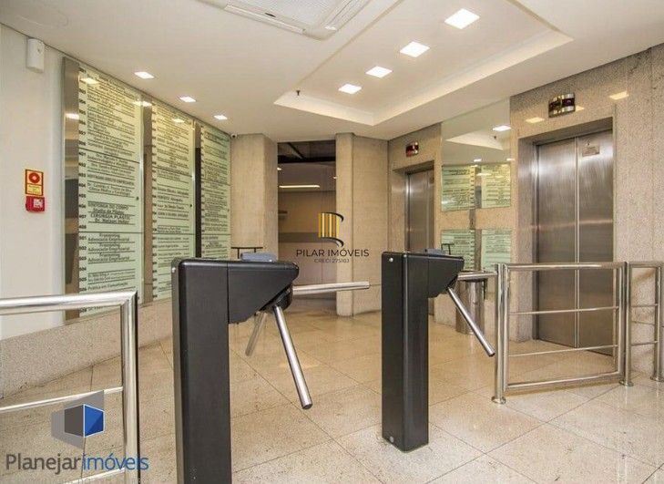 Oportunidade de Investimento. Sala Comercial para venda já locada no bairro Moinhos de Vento. Invista com segurança e rentabilidade imediata.