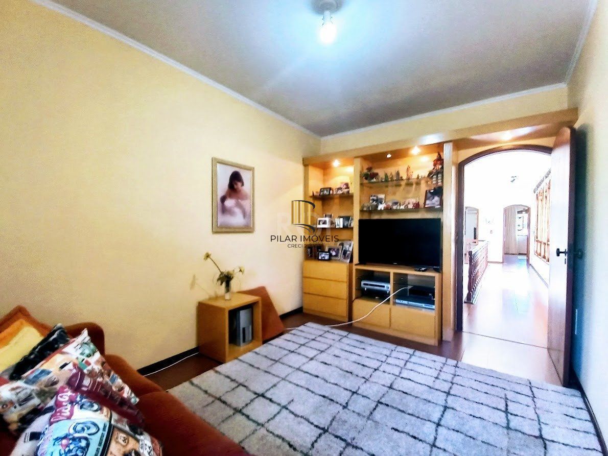 Casa 5 dormitórios no bairro Santana