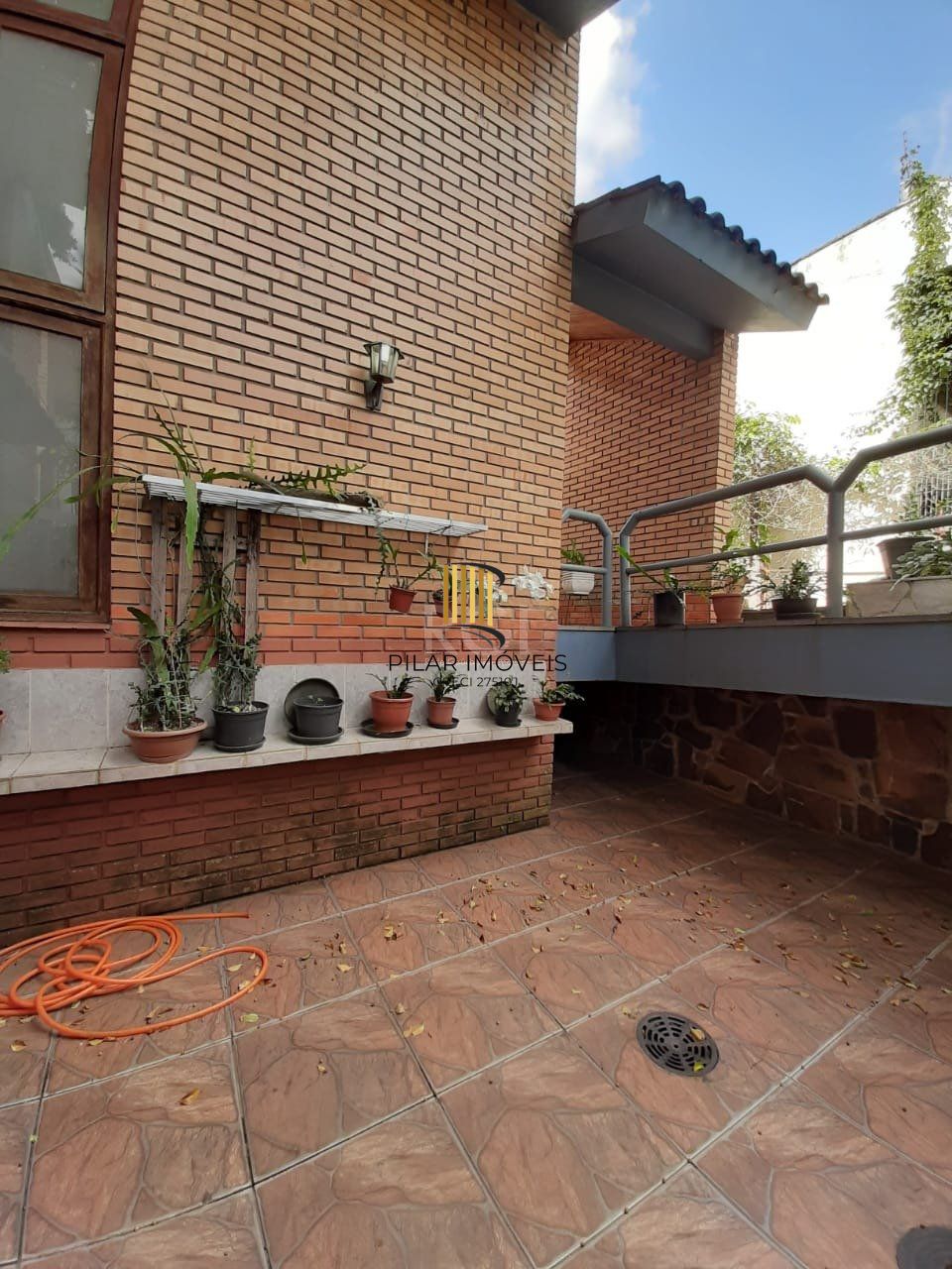 Casa para Venda - 262.02m², 3 dormitórios, sendo 1 suites, 6 vagas - Auxiliadora