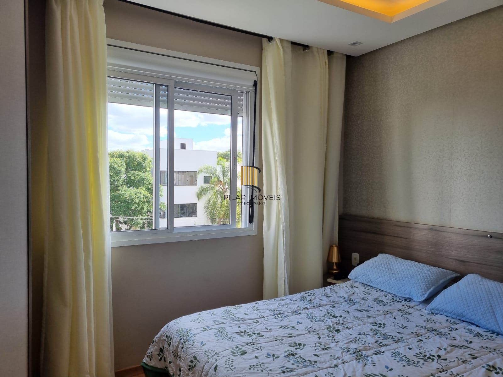 Apartamento de 2 dormitórios com vaga no Bairro Santana
