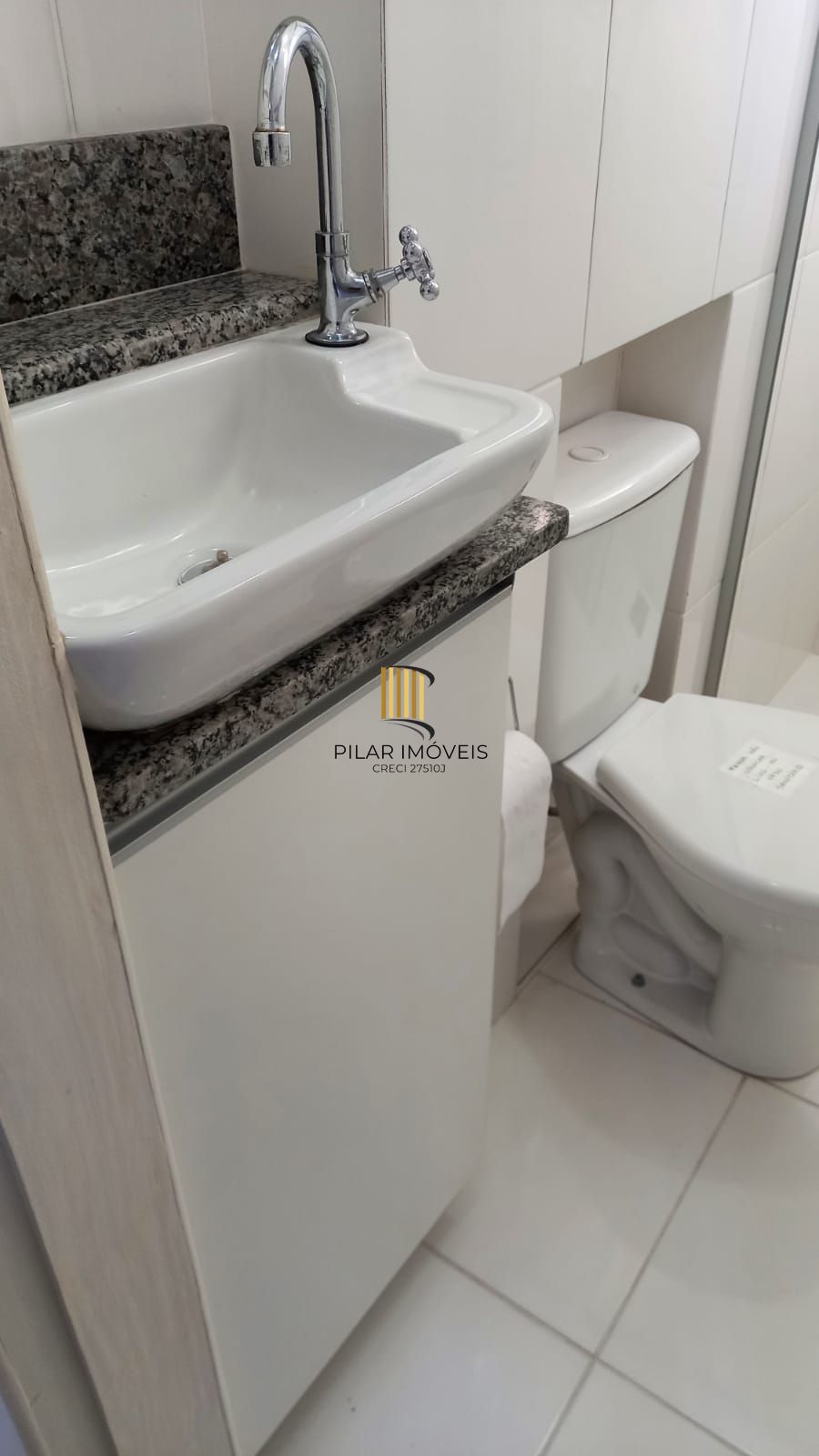Descubra o charme e o conforto desta kitnet incrível para venda transformada em 1 dormitório no bairro Centro Histórico em Porto Alegre/RS.