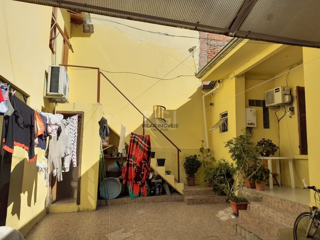 Casa para Venda - 360m², 3 dormitórios, sendo 1 suites, 4 vagas - Santana