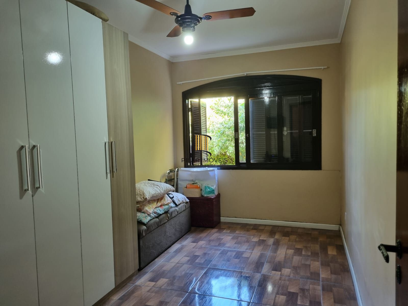 Casa 5 dormitórios no bairro Partenon