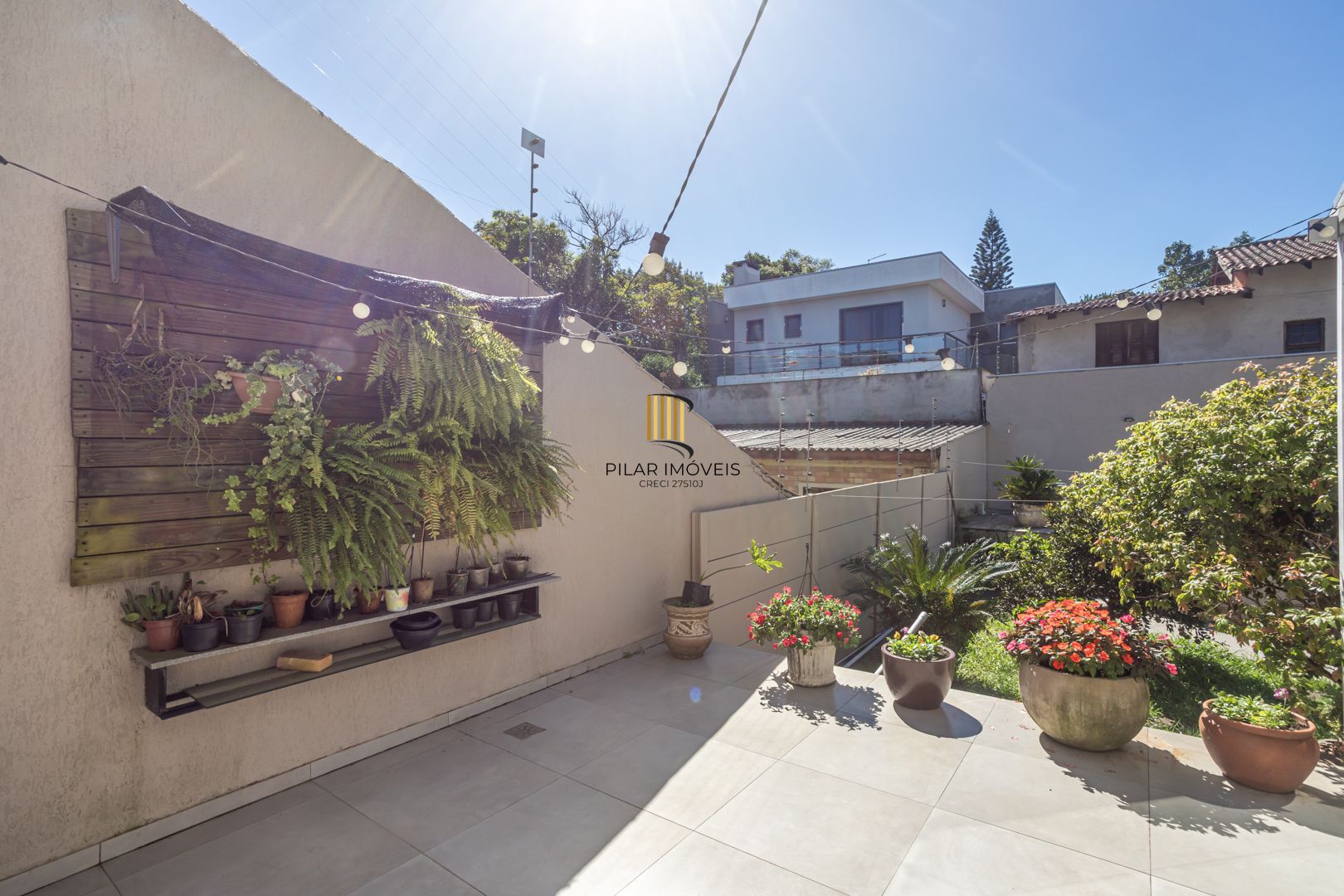 Casa 4 dormitórios no bairro Igara