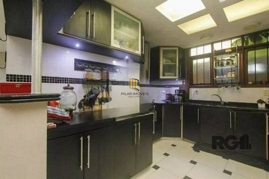 casa com quatro quartos no bairro Passo D'areia