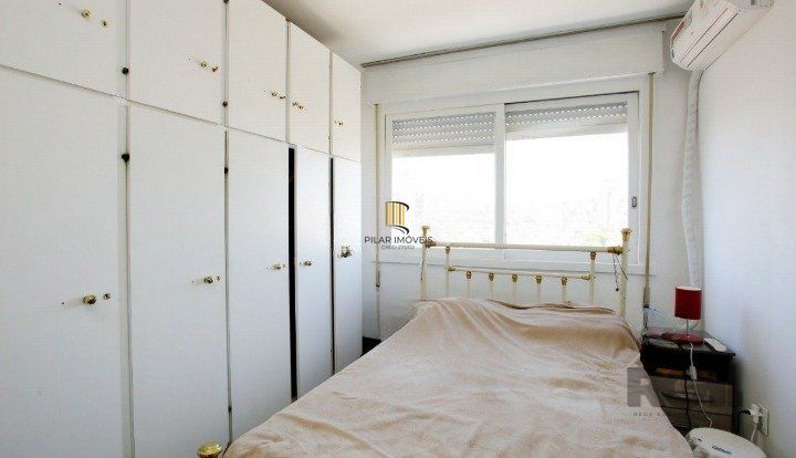 Apartamento 2 dormitórios com vaga escriturada no bairro Santana