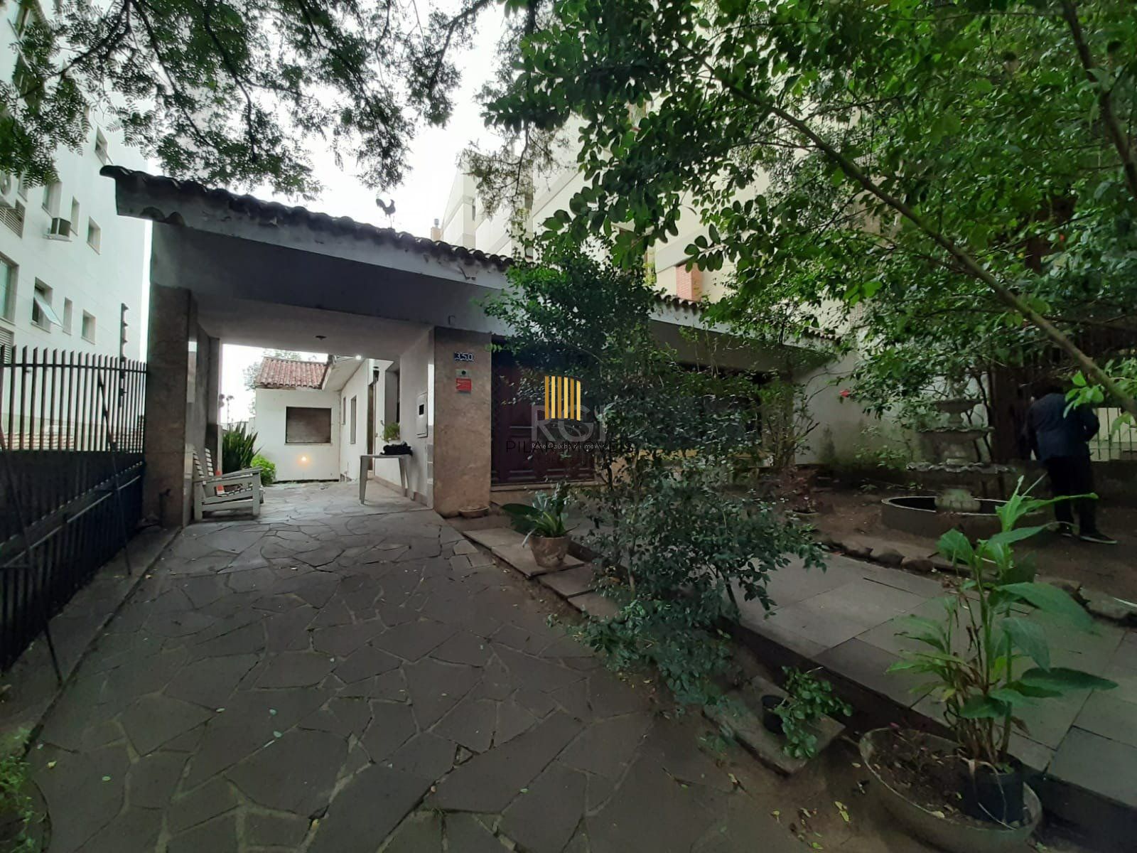 Casa 5 dormitórios no bairro Floresta