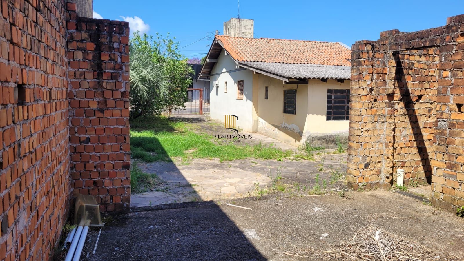 Casa 3 dormitórios no bairro Partenon