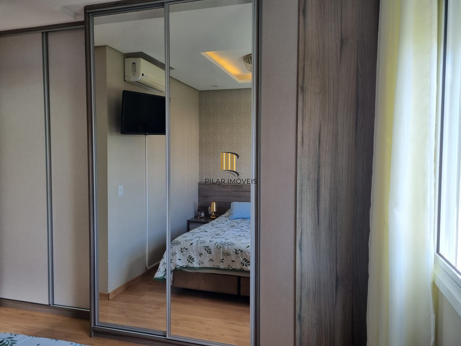Apartamento de 2 dormitórios com vaga no Bairro Santana