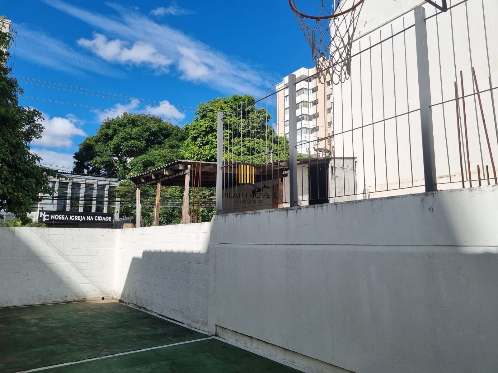Apartamento de 2 dormitórios com vaga no Bairro Santana