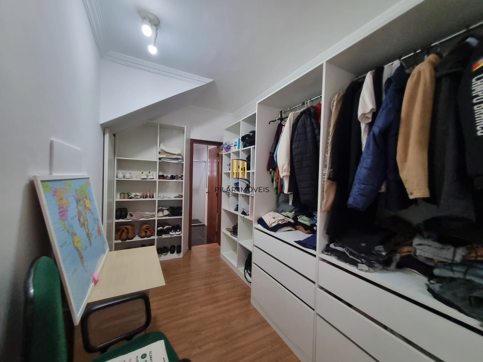 Casa para Venda - 177m², 4 dormitórios, sendo 1 suites, 2 vagas - Partenon