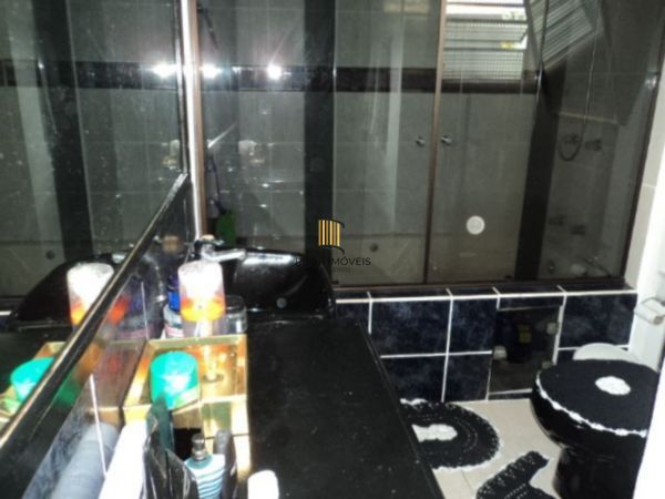 Casa para Venda - 450m², 3 dormitórios, 1 vaga - Floresta