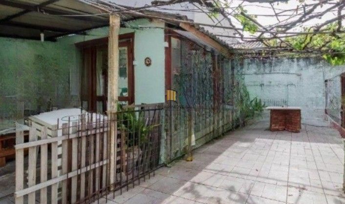 Casa 3 dormitórios no bairro Partenon