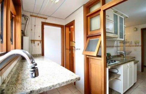Apartamento 3 dormitórios no bairro Menino Deus