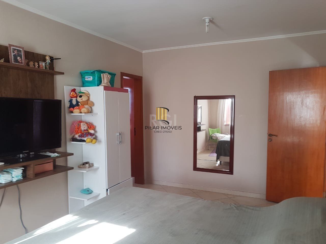 Casa para Venda - 300m², 4 dormitórios, sendo 1 suites, 2 vagas - Glória