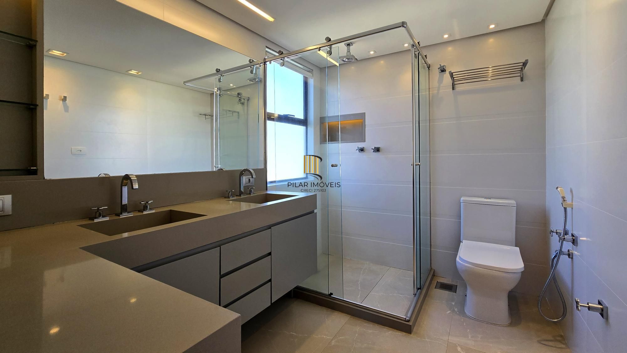 Cobertura 3 dormitórios no bairro Petrópolis