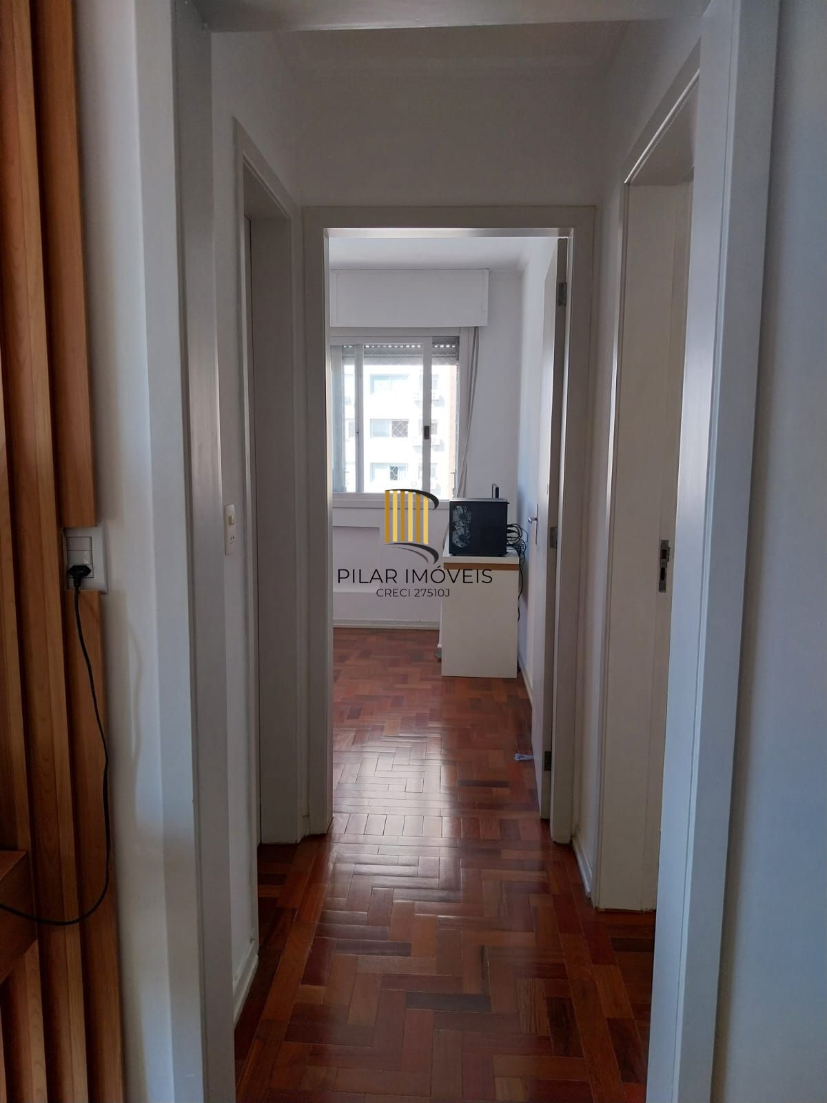 Apartamento de 2 dormitórios com vaga de garagem e sacada no Bairro Santana