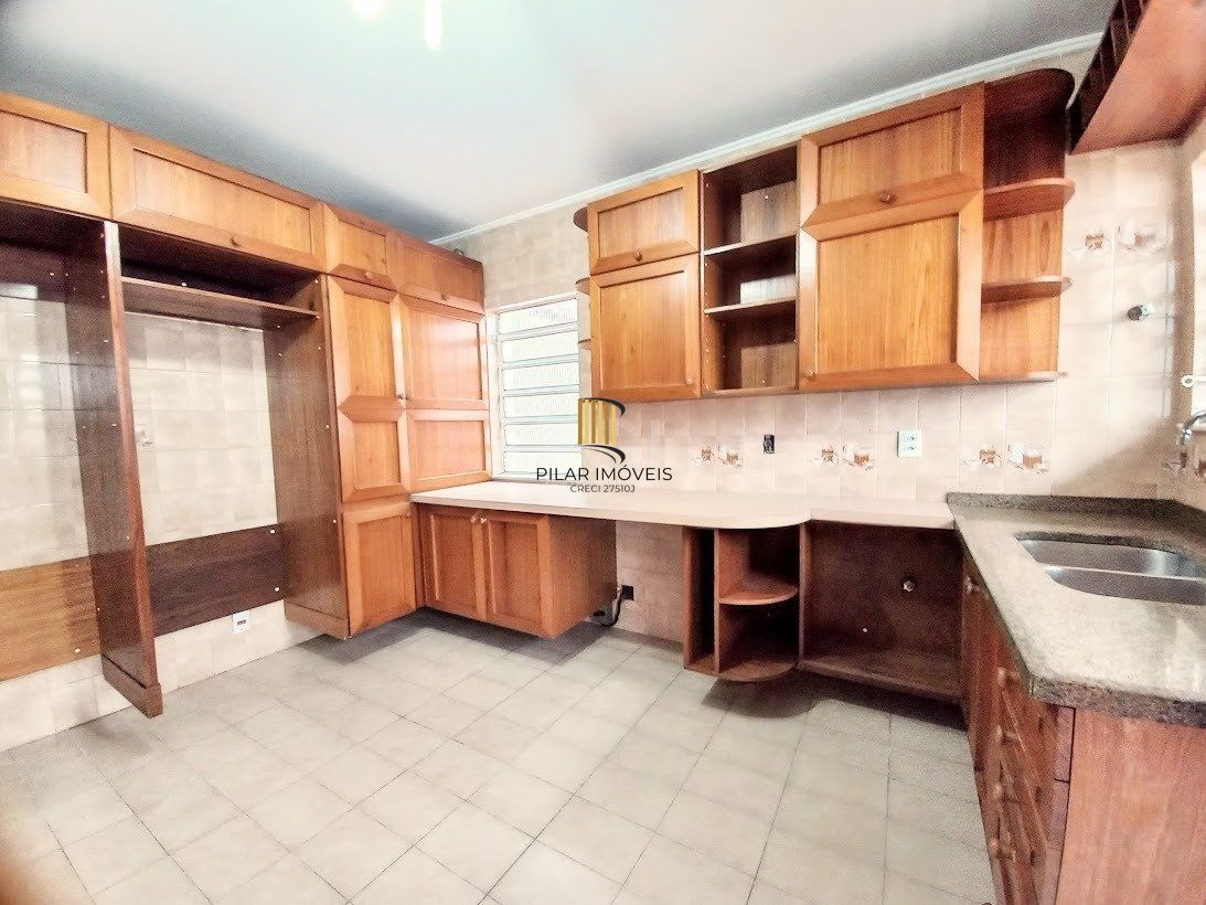 Casa para Venda - 224m², 3 dormitórios, sendo 1 suites, 3 vagas - Santana