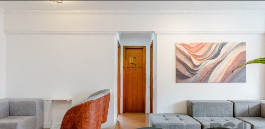 Apartamento de dois dormitórios localizado no bairro Passo da Areia em Porto Alegre/RS.