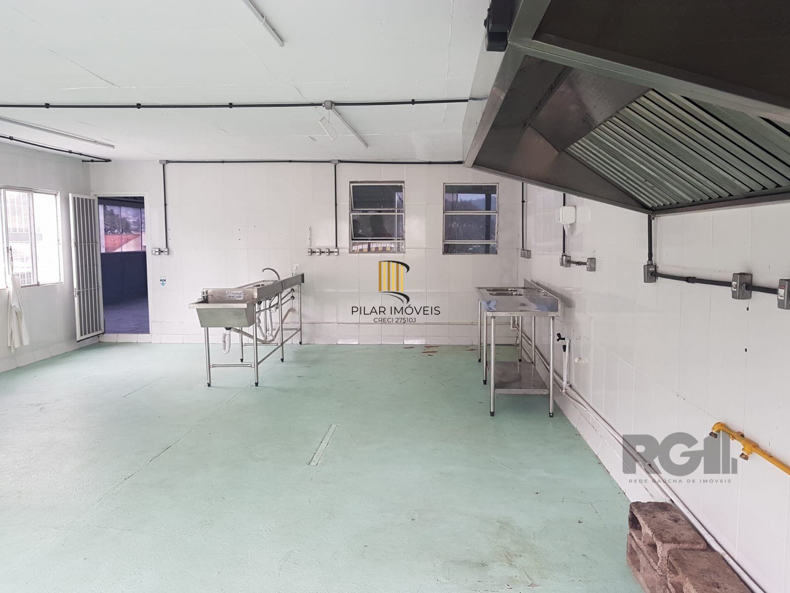 Casa Comercial no bairro Medianeira
