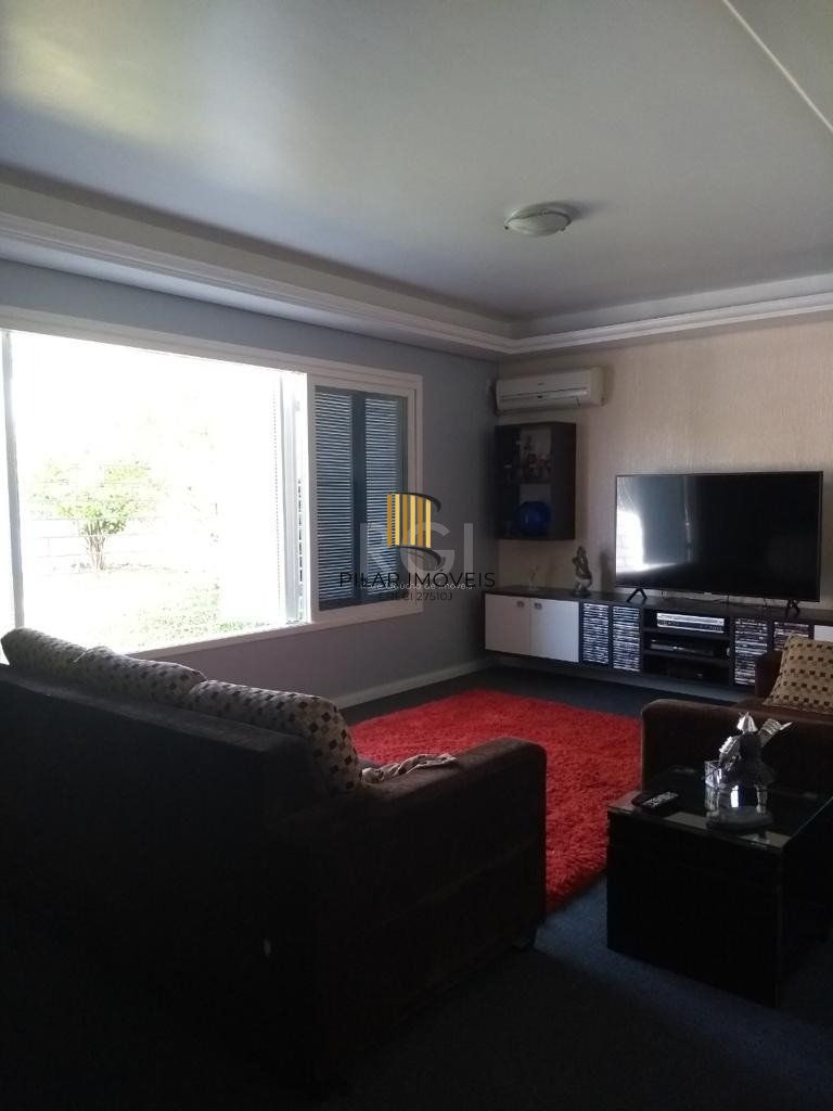 Casa para Venda - 249.86m², 3 dormitórios, sendo 1 suites, 4 vagas - Medianeira