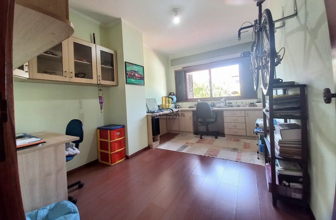 Casa 5 dormitórios no bairro Santana
