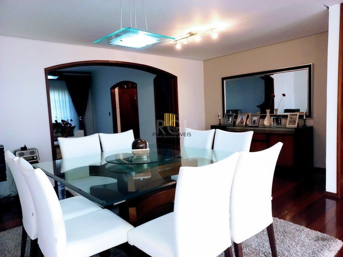 Casa 5 dormitórios no bairro Santana