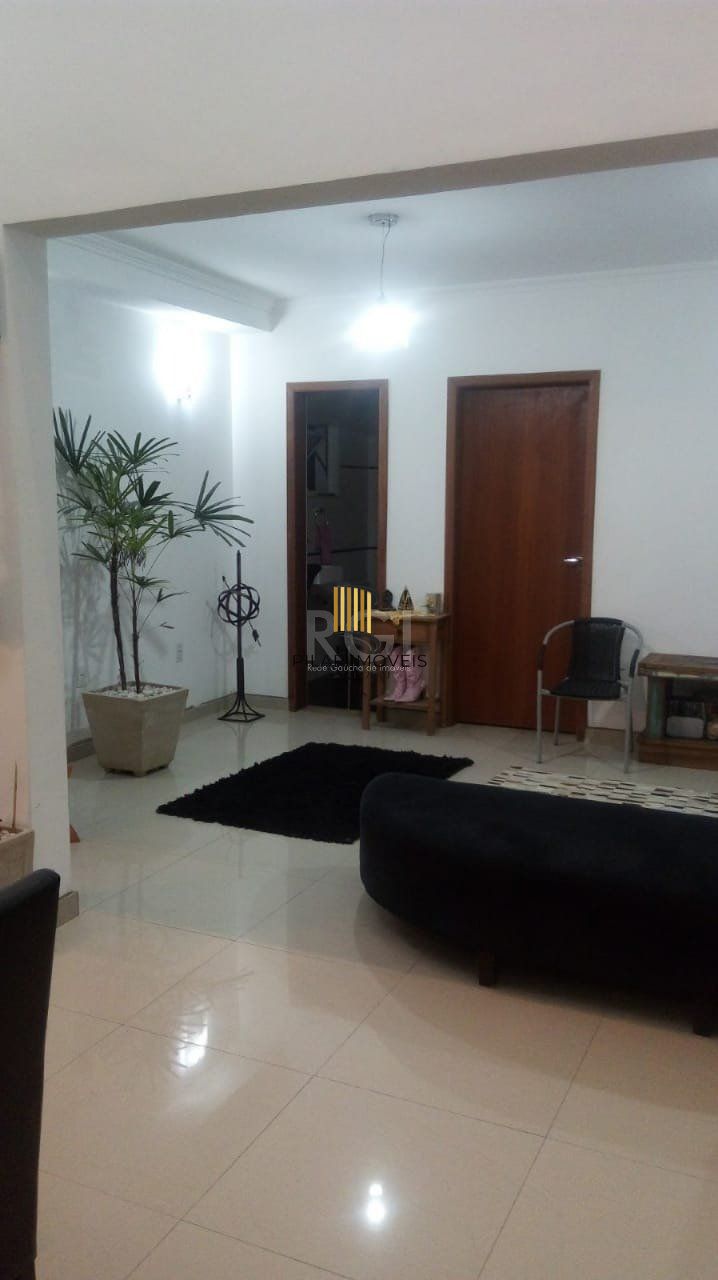 Casa para Venda - 300m², 3 dormitórios, sendo 3 suites, 6 vagas - São Lucas
