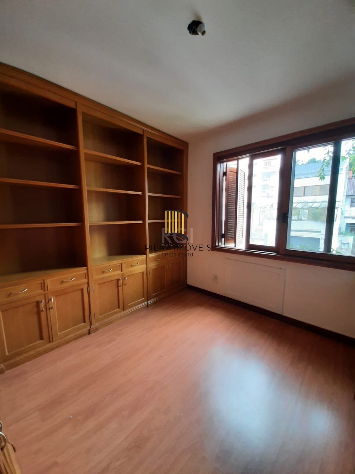 Apartamento para Venda - 181.63m², 3 dormitórios, sendo 1 suites, 2 vagas - Menino Deus