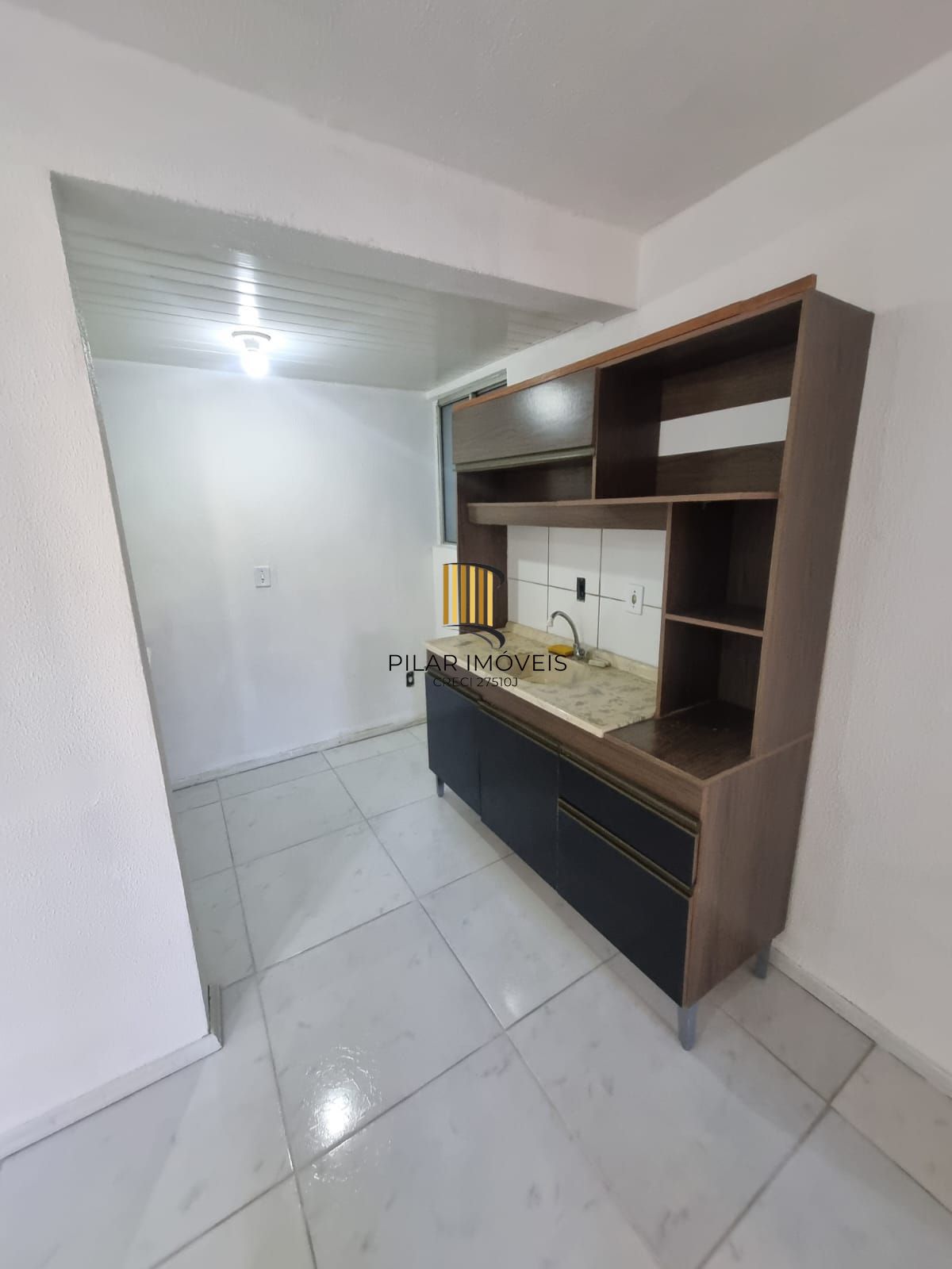 Excelente apartamento de 2 dormitórios, desocupado para venda  no bairro Partenon em Porto Alegre/RS.