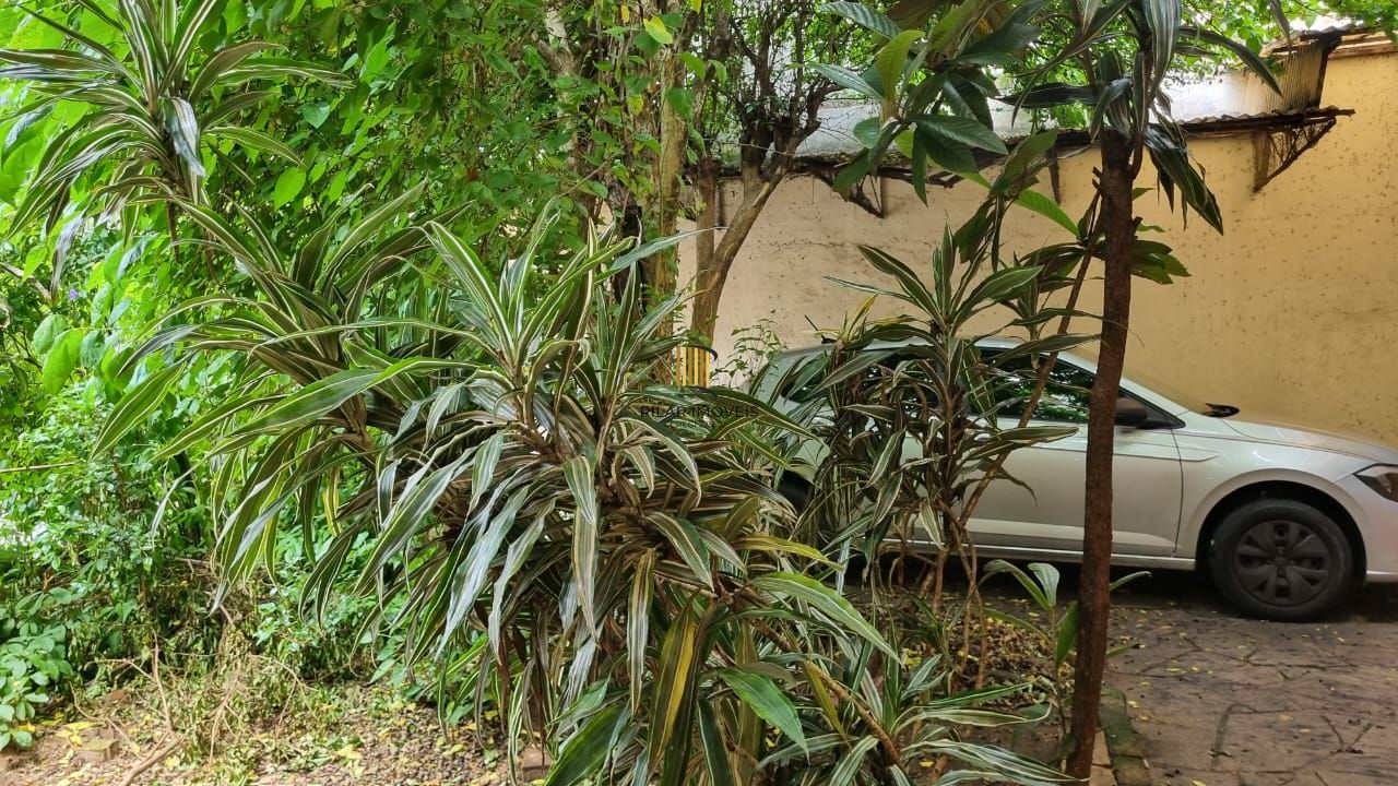 Casa estilo sobrado para venda de 3 dormitórios  com  2 vagas de garagem no bairro Cidade Baixa em Porto Alegre/RS.