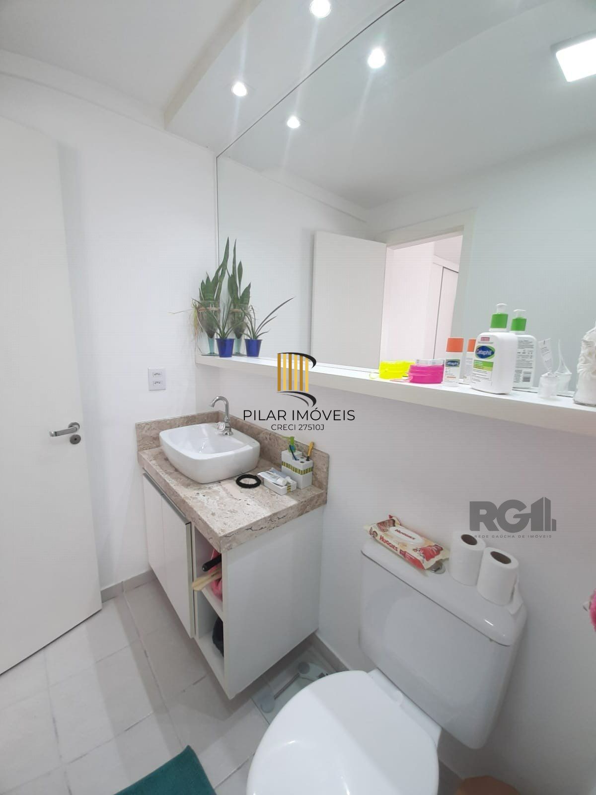 Apartamento 2 dormitórios no bairro Azenha