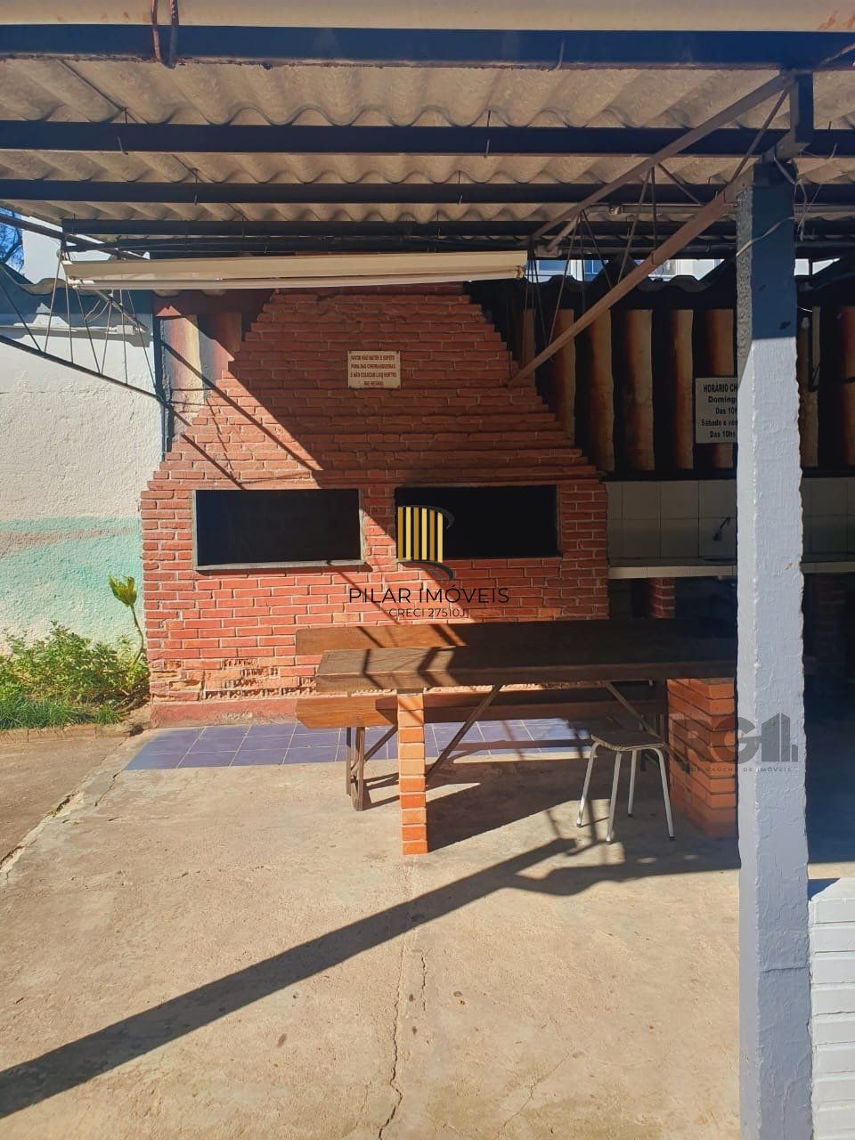 Apartamento de 02 dormitórios, no bairro Partenon, para locação
