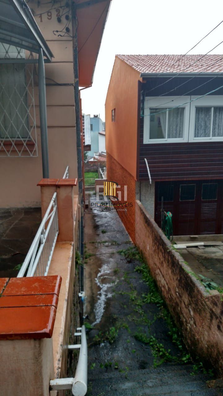 Casa para Venda - 140m², 3 dormitórios, 3 vagas - Santo Antonio