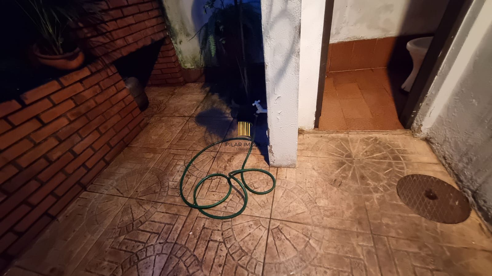 Casa Sobrado Residencial de 3 dormitórios para venda, 1 vaga de  garagem fechada no bairro Cidade Baixa em Porto Alegre/RS.