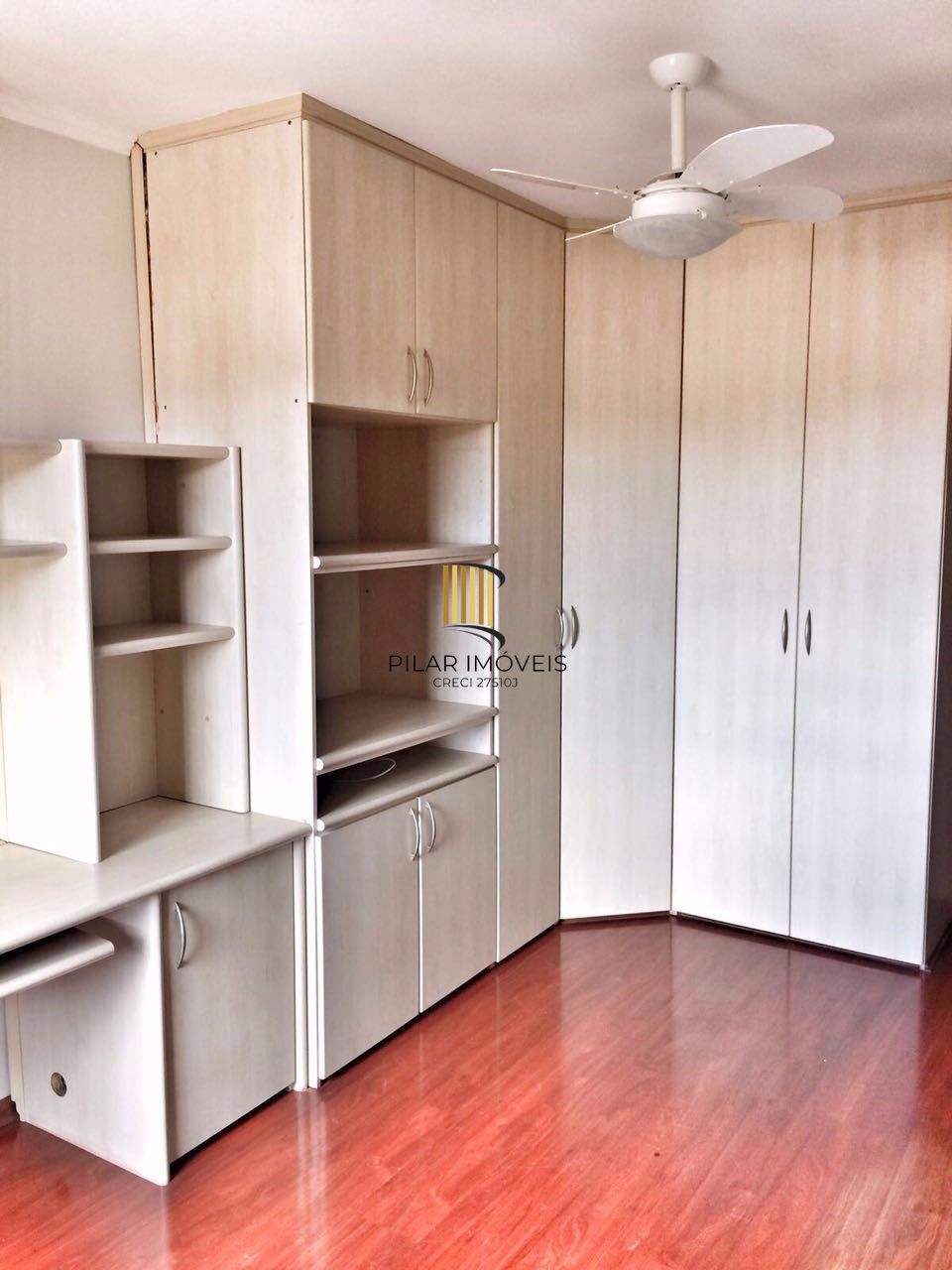 Casa para Venda - 293m², 3 dormitórios, sendo 1 suites, 4 vagas - Partenon