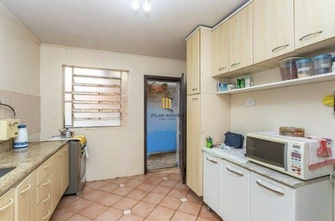 Casa com 2 dormitórios ,sendo 1 suíte para venda no bairro Tristeza em Porto Alegre/RS.