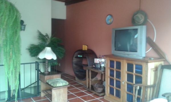 Casa para Venda - 243m², 4 dormitórios, 2 vagas - Santana