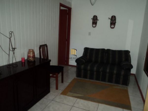 Casa para Venda - 450m², 3 dormitórios, 1 vaga - Floresta