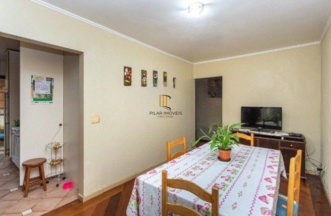 Casa com 2 dormitórios ,sendo 1 suíte para venda no bairro Tristeza em Porto Alegre/RS.